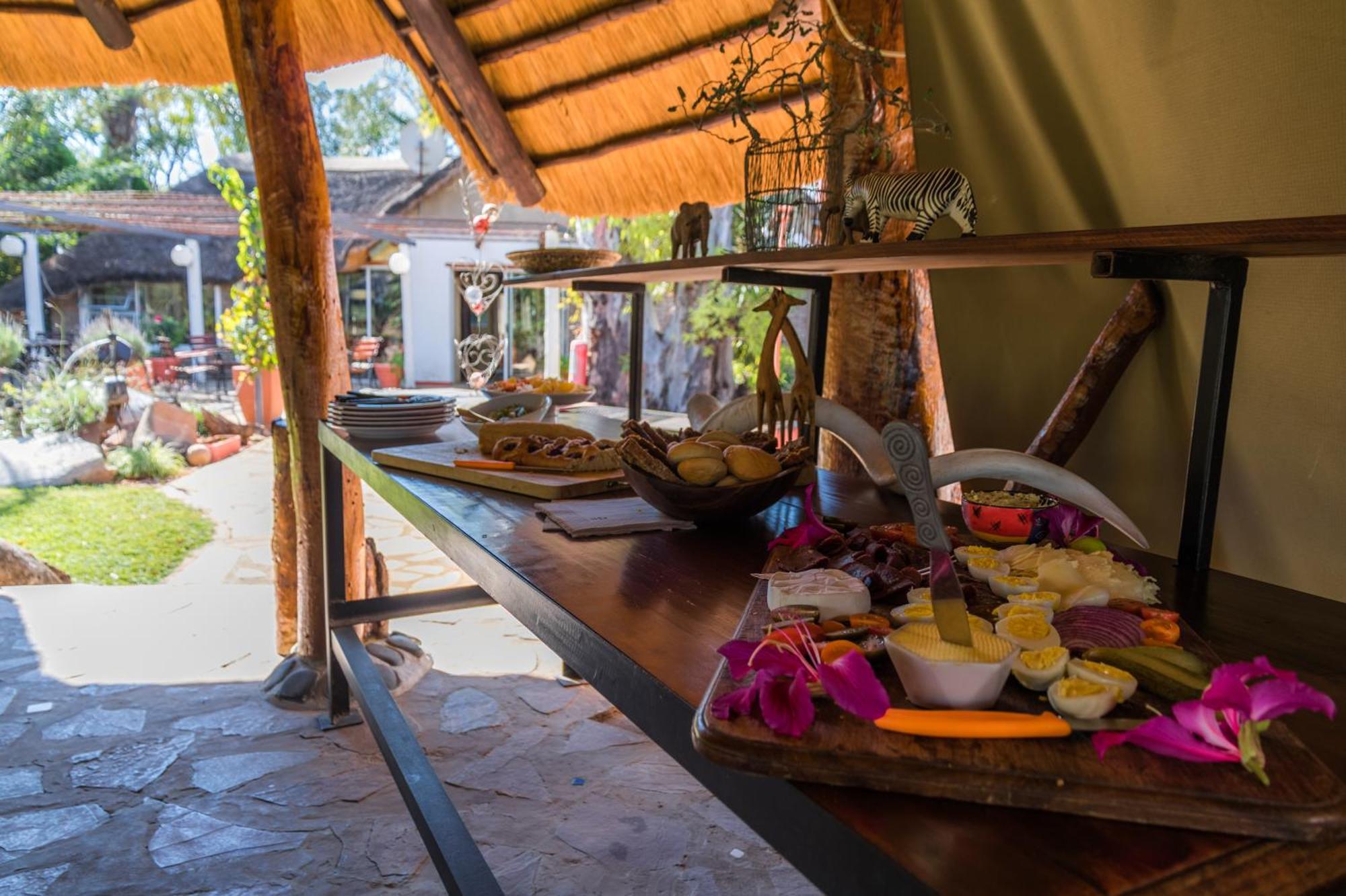 Gabus Safari Lodge Otavi エクステリア 写真